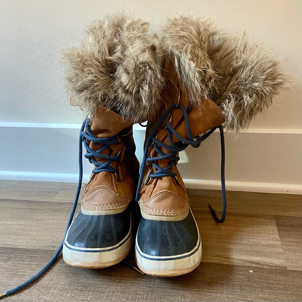EUC Sorel Joan of Arctic Boots Camel Brown and Black Size 11